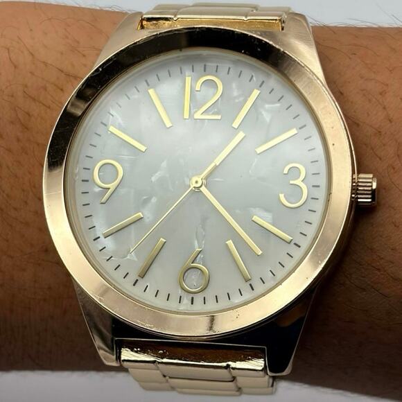 Gold Retro Men’s Watch - Picture 2 of 4
